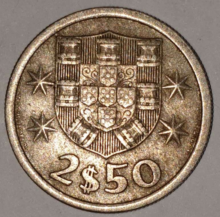 1968 - 2.5 ESCUDOS - 2$50 - 2 1/2 - PORTUGAL - PORTUGUESA - KM#590 - COPPER-NICKEL - PORTUGUESE